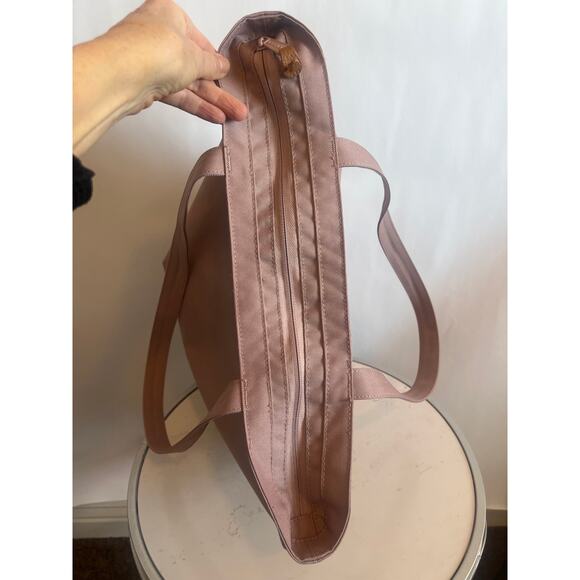 Herschel Supply Co.
Mica Tote Shoulder Bag Purse Ash Rose Color - Picture 6 of 9